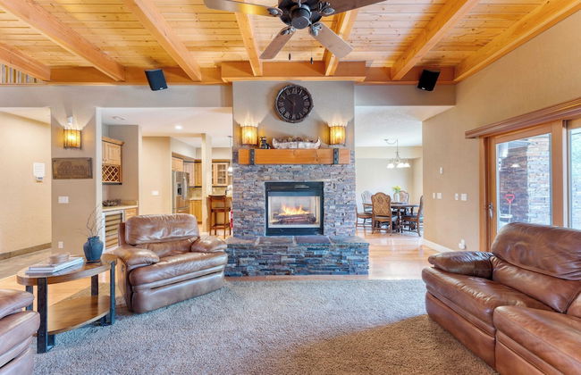 Luxe All-season Retreat by Avantstay Prime Location, Near Skiing - Foto 10