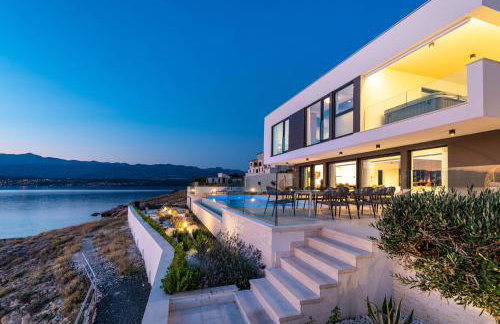 Luxury Villa Novita with Pool - Photo 27