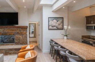 1 Block to Gondola Updated Top-Floor 2BR 2BA - Foto 20