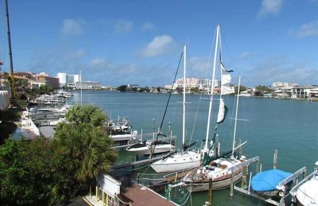 2 Bedroom Waterfront Pool Side! - Foto 18