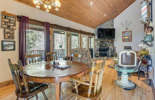 Deck and Sauna Avalon Woods Riverfront Retreat - Foto 7