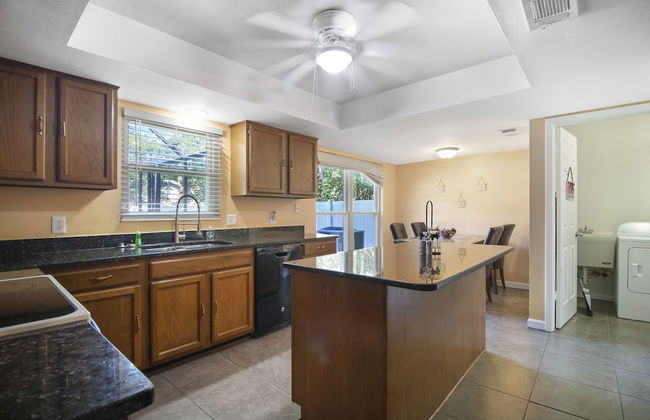 Tampa Bay- Large Pool home- Private Heated Pool! - Foto 7