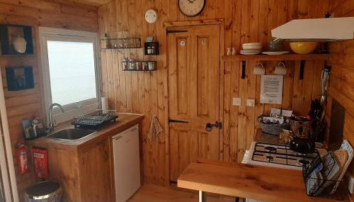 Anglesey new modern shepherds hut with spa hot tub - Foto 4