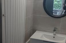 Appart indépendant, 1 lit deux personnes et 1 appoint Piscine Jardin Direct Gare Aéroport et jardin - Foto 8