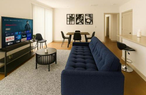 Serene 2BR Escape Midrise Living - Foto 1