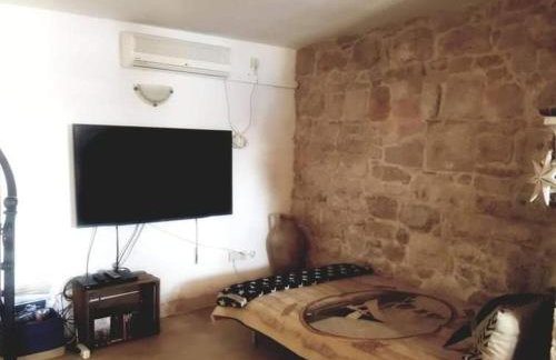 Green Marble Pool Cottage 3 BR in 2 adjoining stone buildings on a 2 acre private land - Foto 16