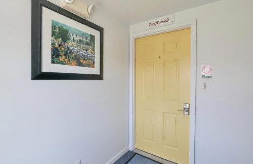 2BR Condo Downtown SWH w/ Ocean Views [Driftwood] - Foto 30