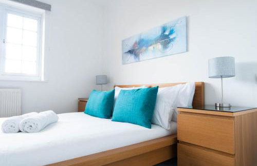 The Dakota - next to East Midlands Airport - Photo 29