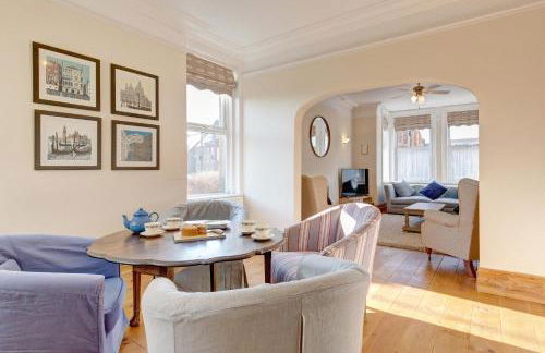 Fabulous Seaside Retreat - Foto 9