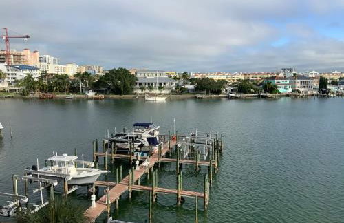 Beautiful waterfront 3 bedroom condo, located in the heart of Clearwater Beach - Foto 1