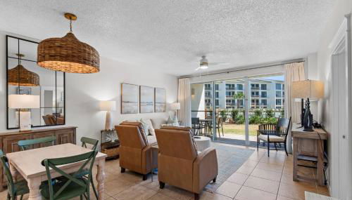 Pet Friendly Seacrest Home for 10 - Resort Pool + Beach Shuttle - Foto 4