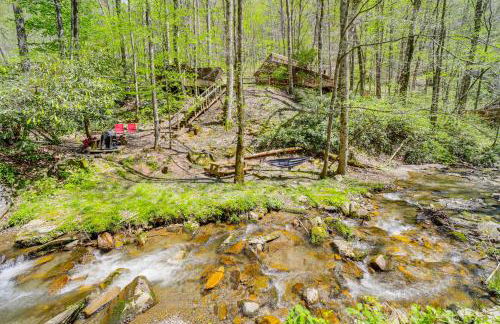 Spring Creekside Getaway at Whittier Cabin with Deck - Foto 25