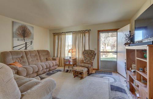 Family-Friendly Home with Fire Pit about 10 Mi to Akron! - Foto 2