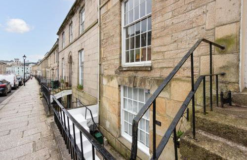 City Centre 1 bed Georgian flat with courtyard - Photo 29