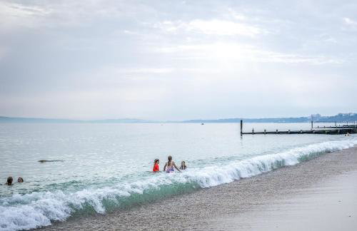 Stunning 2 bed Seaside Apartment With Sea Views - Foto 25