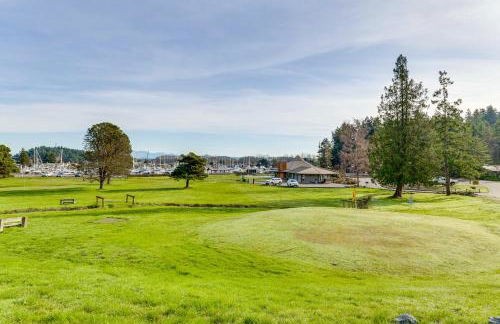 Serene La Conner Retreat with Fireplace and Deck! - Foto 36