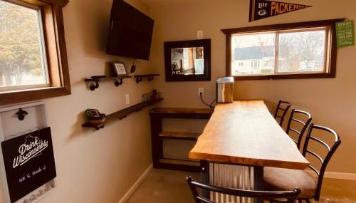 Green Bay Packer Game House or Resch Expo less than 1 mile from Lambeau Field - Foto 2