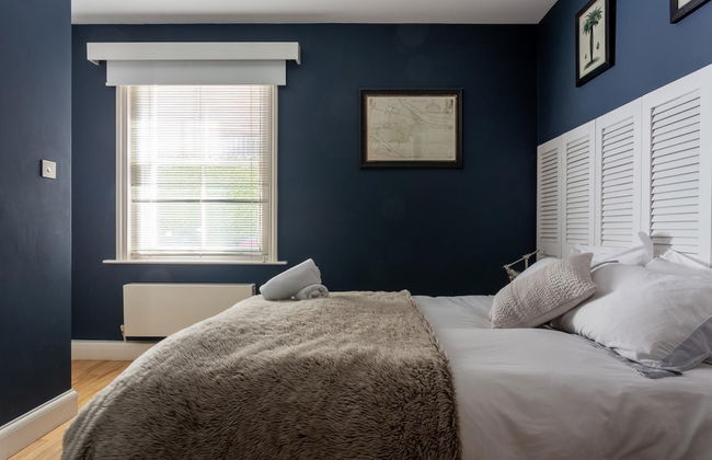 NEW Stunning 5BD Kensington House - Photo 11