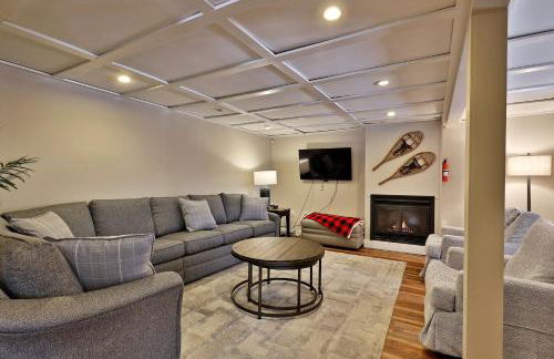 Premium 5 bedroom, pet friendly private home with hot tub 3 miles from the Skyship Bear - Foto 13