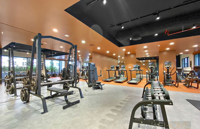 WelHome - Mesmerizing Sea & Burj Khalifa Views Apt at La Voile - Photo 20