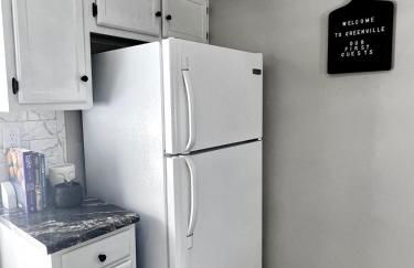 Quiet Stylish Stay with Office Space near Downtown - Foto 23