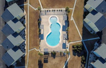 Carolina Waves - Oceanfront Relaxation and Poolside Fun in Surf City! - Foto 39
