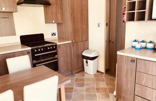 Family Seaside Retreat Private Stay at 5-Star Rockley Holiday Park Poole - Photo 19