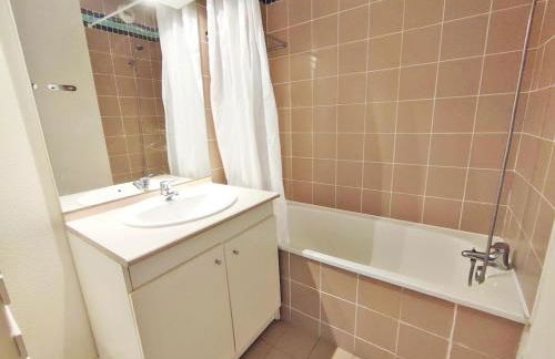 Le Flocon, T2, wifi, vue montagne, parking gratuit, 4 personnes - Foto 13