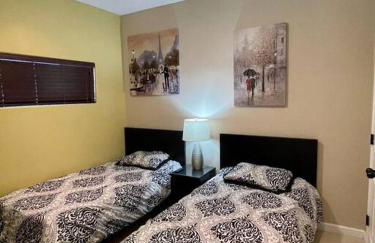 Luxury Condo with Pool and Jacuzzi - Photo 13