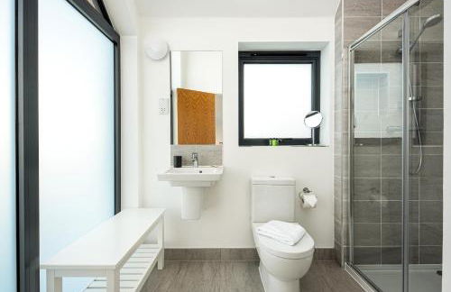 Lakeside property with spa access on a nature reserve Grays Cottage WI24 - Photo 5