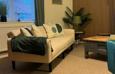 Cherry Blossom Apartment - 3 bed, parking, garden - Photo 55