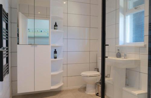 Stone's Throw Away from the English Channel! -Family and Dog Friendly - Foto 6