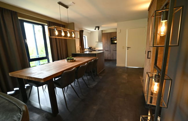 Modern Apartment in Belgium With Bubble Bath - Photo 24