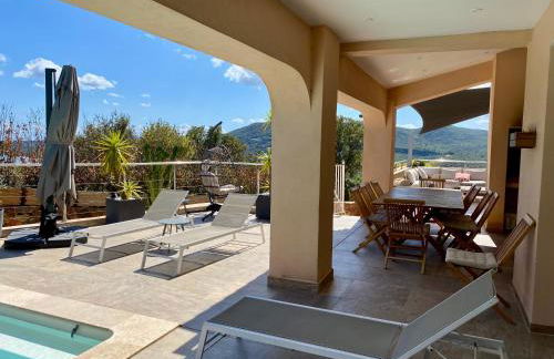 VILLA CARAMONTINU SERENA à Pinarello, proche plage, vue mer, piscine chauffée - Foto 23