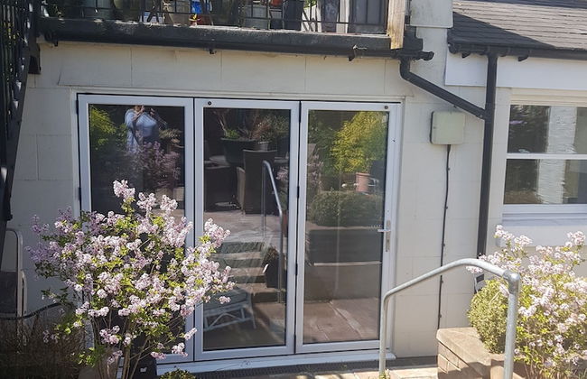 Lovely Large Garden Flat - Photo 14