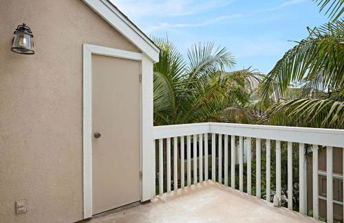 Chic Upstairs Condo Steps from Strands Beach - Foto 27