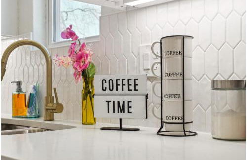 Sleek 4BR3BA Urban Living w Downtown Views - Foto 31