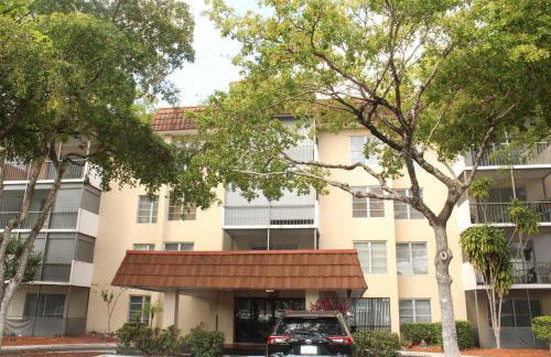 2 Bed 2 Bath Condo with Amenities - Foto 1