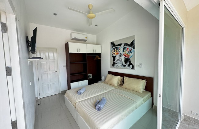 Beachside 3-bedroom Townhouse w Private Pool at 70 Meters From Beach - Photo 4