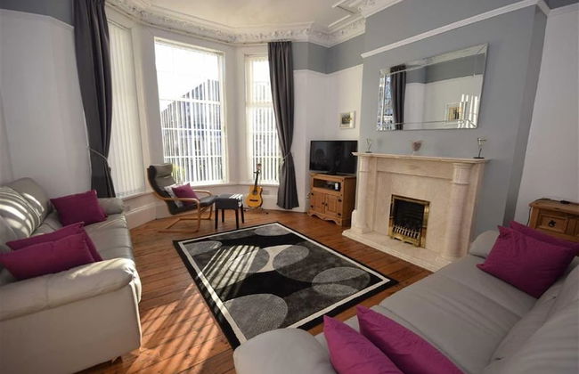 Seaways Holiday Home - Photo 1