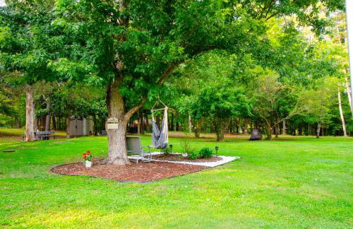 Private 1 Acre Retreat, Spa, Firepit, Gym, Chickens, King Suite, Pets - Foto 62