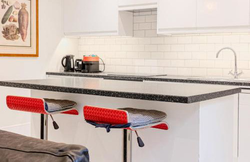 Charming 2BR flat w garden, 10min Clapham South St - Foto 17