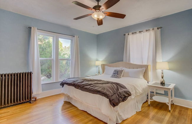 Downtown Practical & Pet-friendly Easy & Sensible - Photo 1