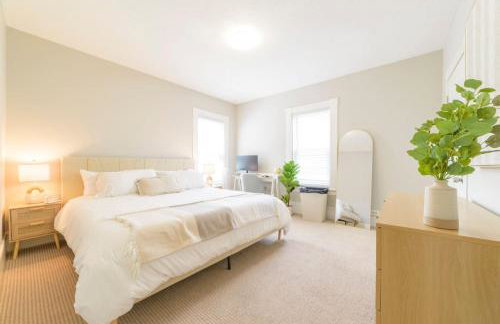 Downtown House Sleeps 10 with 3 King Beds and More - Foto 12