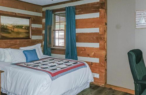 Scenic Lakefront Cabin Dock Water Activities Games - Foto 25