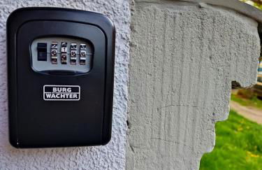 Chemnitz Saxonia HomeDeLuxe Hochwertige 50qm 2-Zimmer-Ferienwohnung mit privaten Kfz Parkplatz Stellplatz mit MWSt-Rechnung mit XXL Hülsta Bett & Etagenbett mit InternetFlatrate - Ideal für Familien, Paare, Kulturinteressierte & Geschäftsreisende! - Foto 22