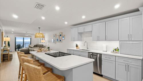 Serenity Shores Renovated Top Floor Condo w Stunning Ocean Views - Foto 5, stove, dishwasher