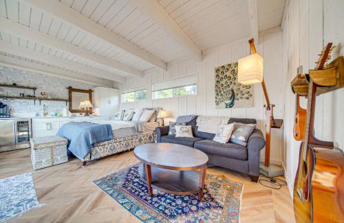 Sun-Soaked Sandy Point Haven with Beach Access! - Foto 16