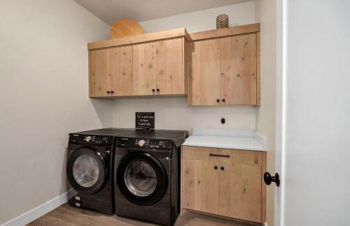 Luxury Lodge with Hot Tub, Theater and Pickleball Court - Foto 62