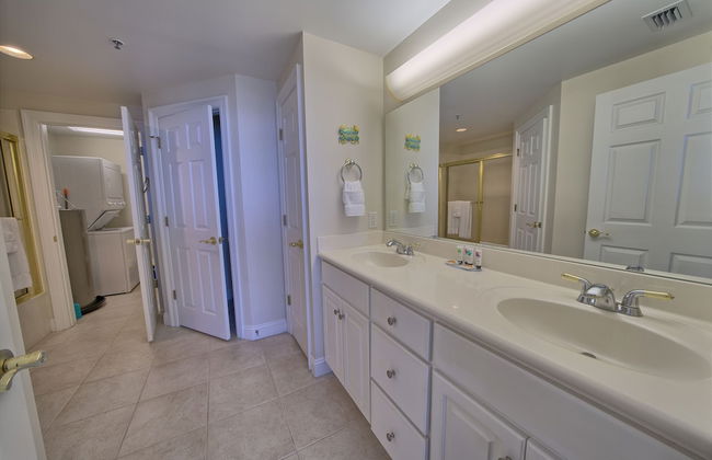 Stunning 16th Floor Condo with Fitness Center, Hot Tubs, Pools, and Beach Access - Unit 1606 by RedAwning - Foto 12